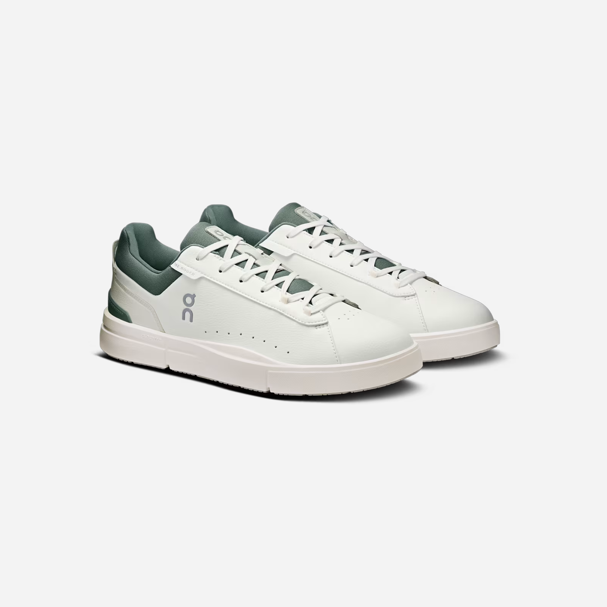 ON Running THE ROGER Advantage White Olive