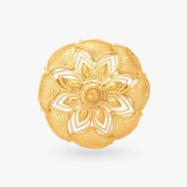 Intricate Gold Finger Ring