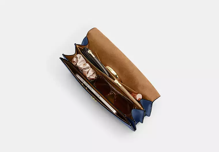 Klare Envelope Crossbody Bag calf leather/Gold/Deep Blue