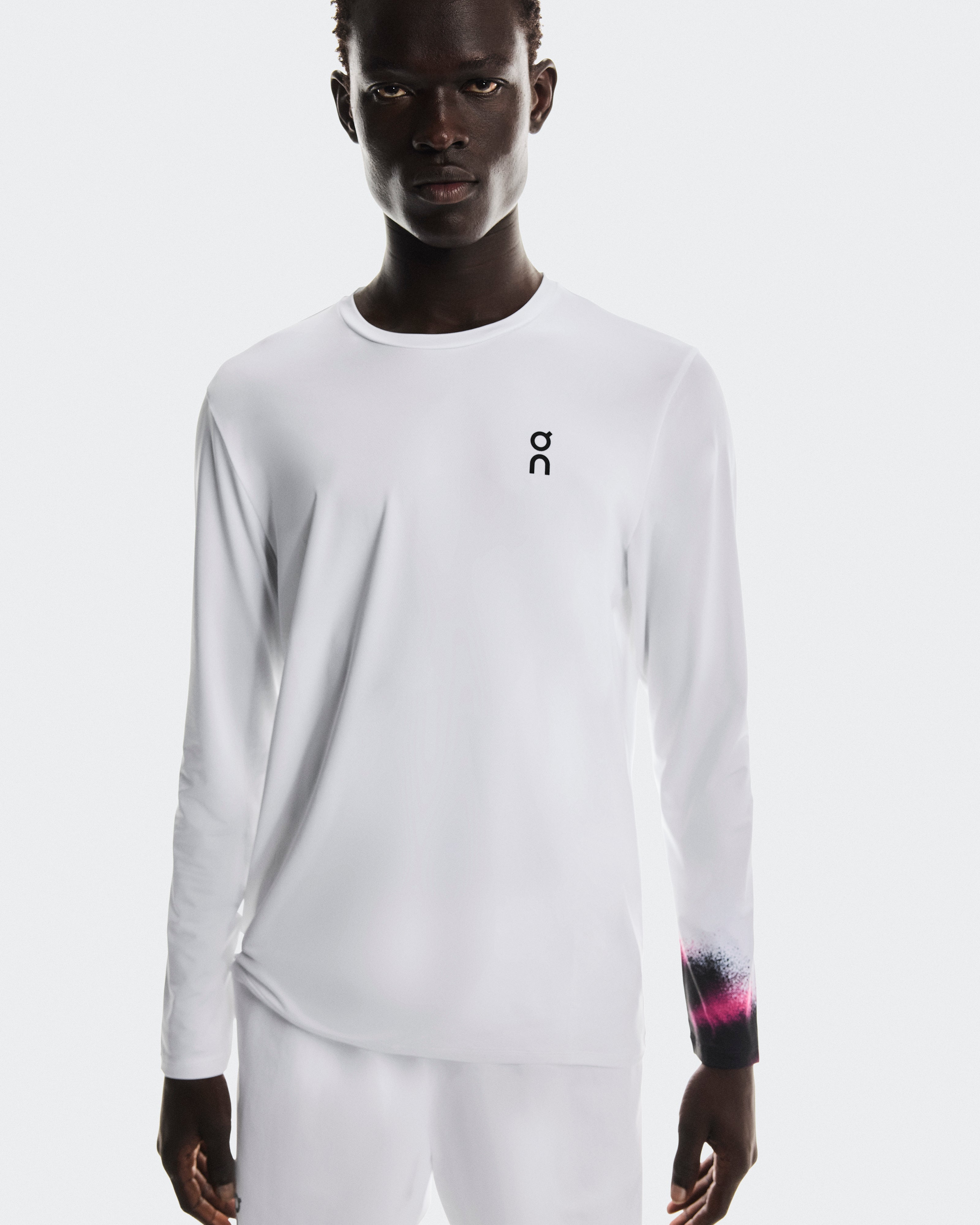 On Court Long-T White Black